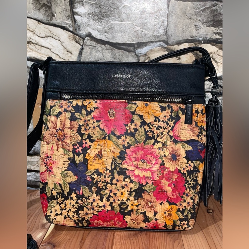NWT PIXIE MOOD Claudia Floral Crossbody‎